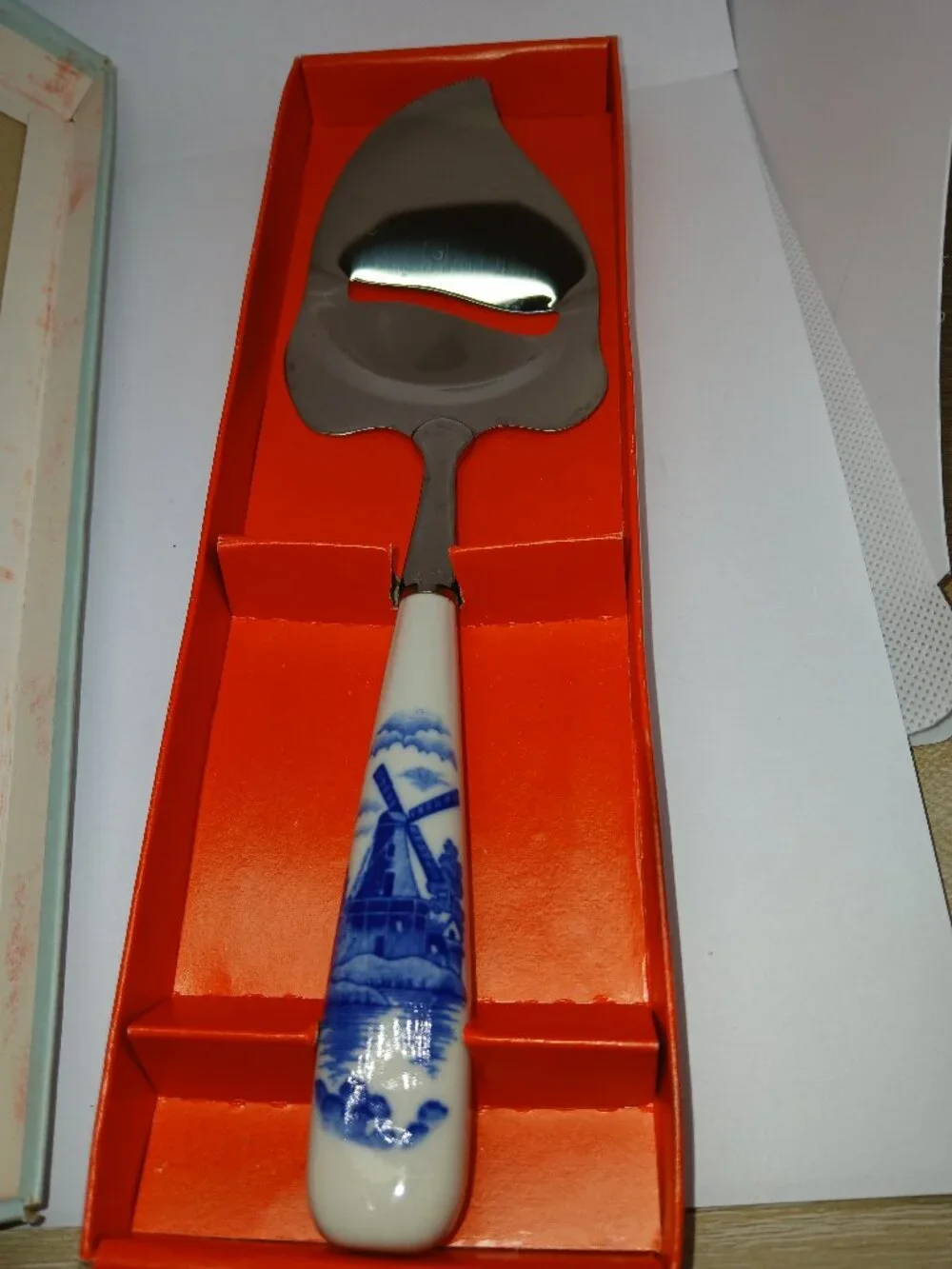 ANTIQUE STAINLESS STEEL CERAMIC HANDLE DELFT DUTCH WINDMILL CHEESE SLICER